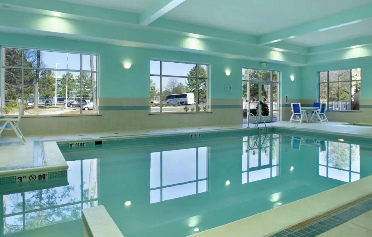 Doubletree By Hilton Norfolk Airport Hotel Bagian luar foto