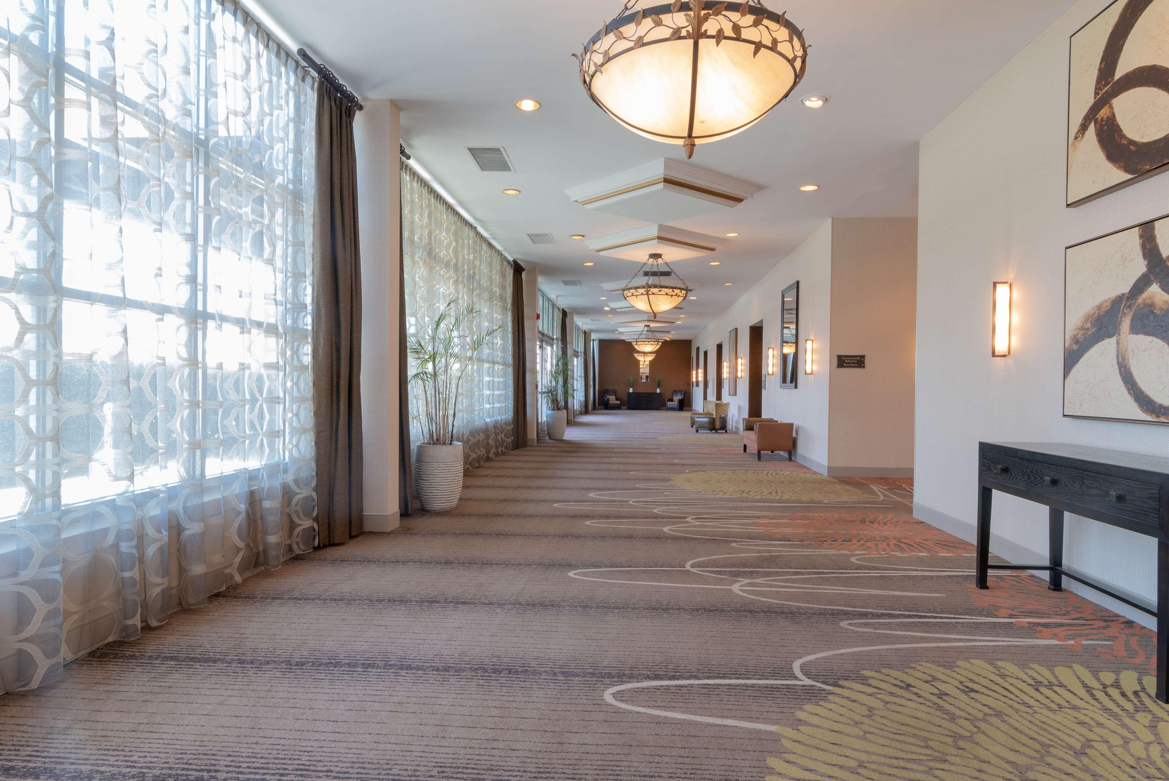 Doubletree By Hilton Norfolk Airport Hotel Bagian luar foto
