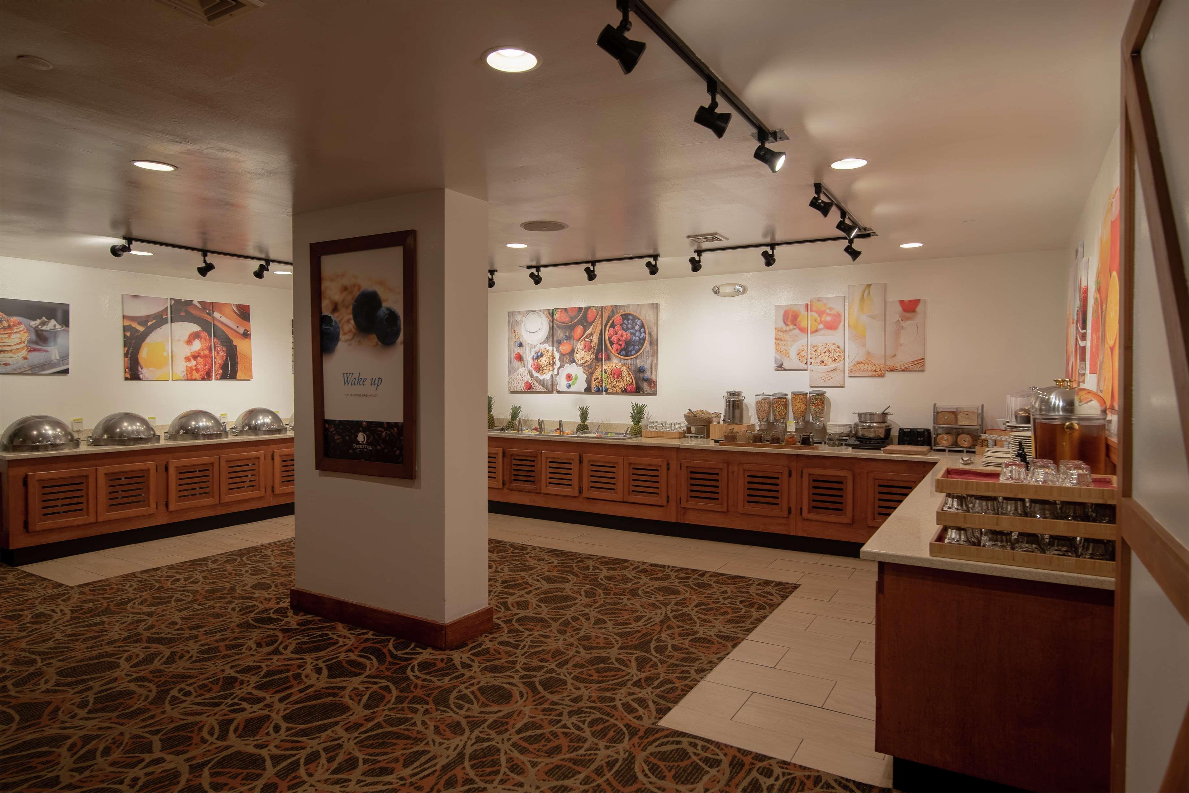 Doubletree By Hilton Norfolk Airport Hotel Bagian luar foto
