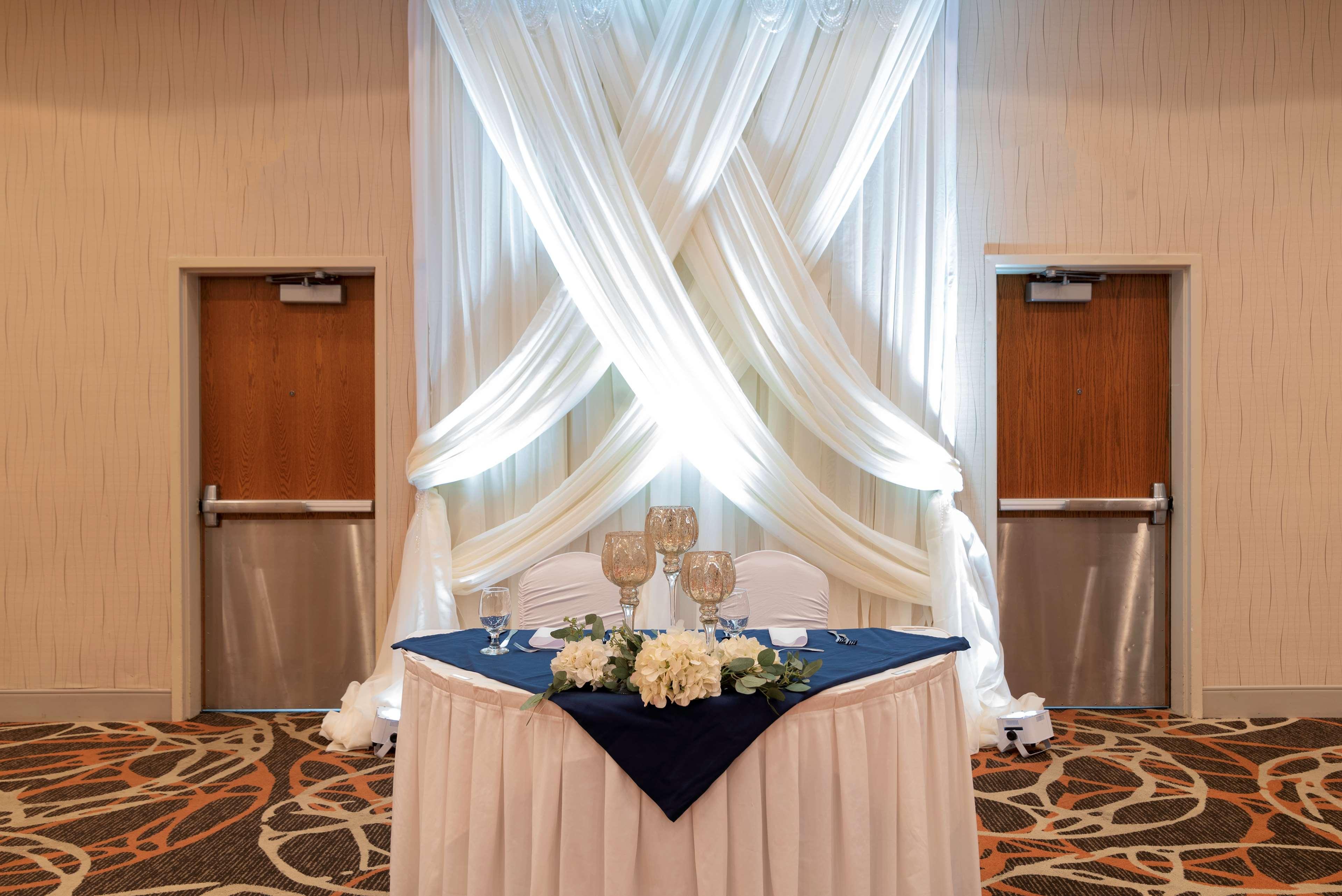 Doubletree By Hilton Norfolk Airport Hotel Bagian luar foto