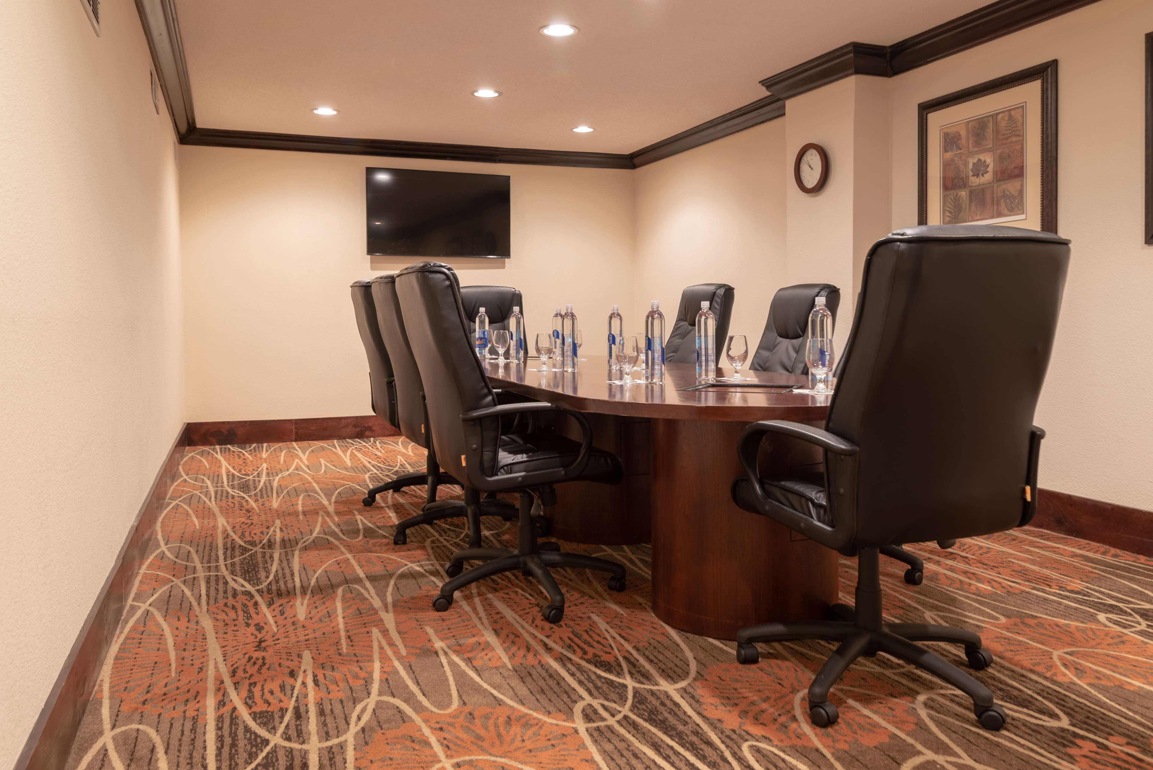 Doubletree By Hilton Norfolk Airport Hotel Bagian luar foto