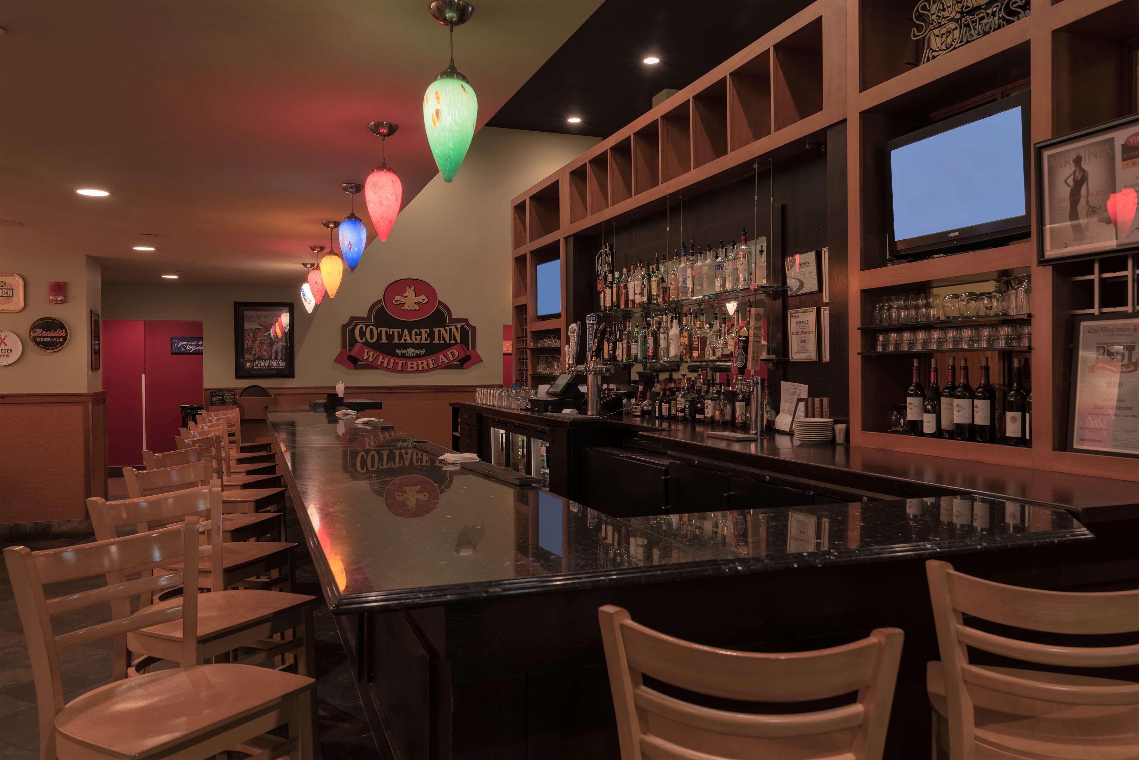 Doubletree By Hilton Norfolk Airport Hotel Bagian luar foto