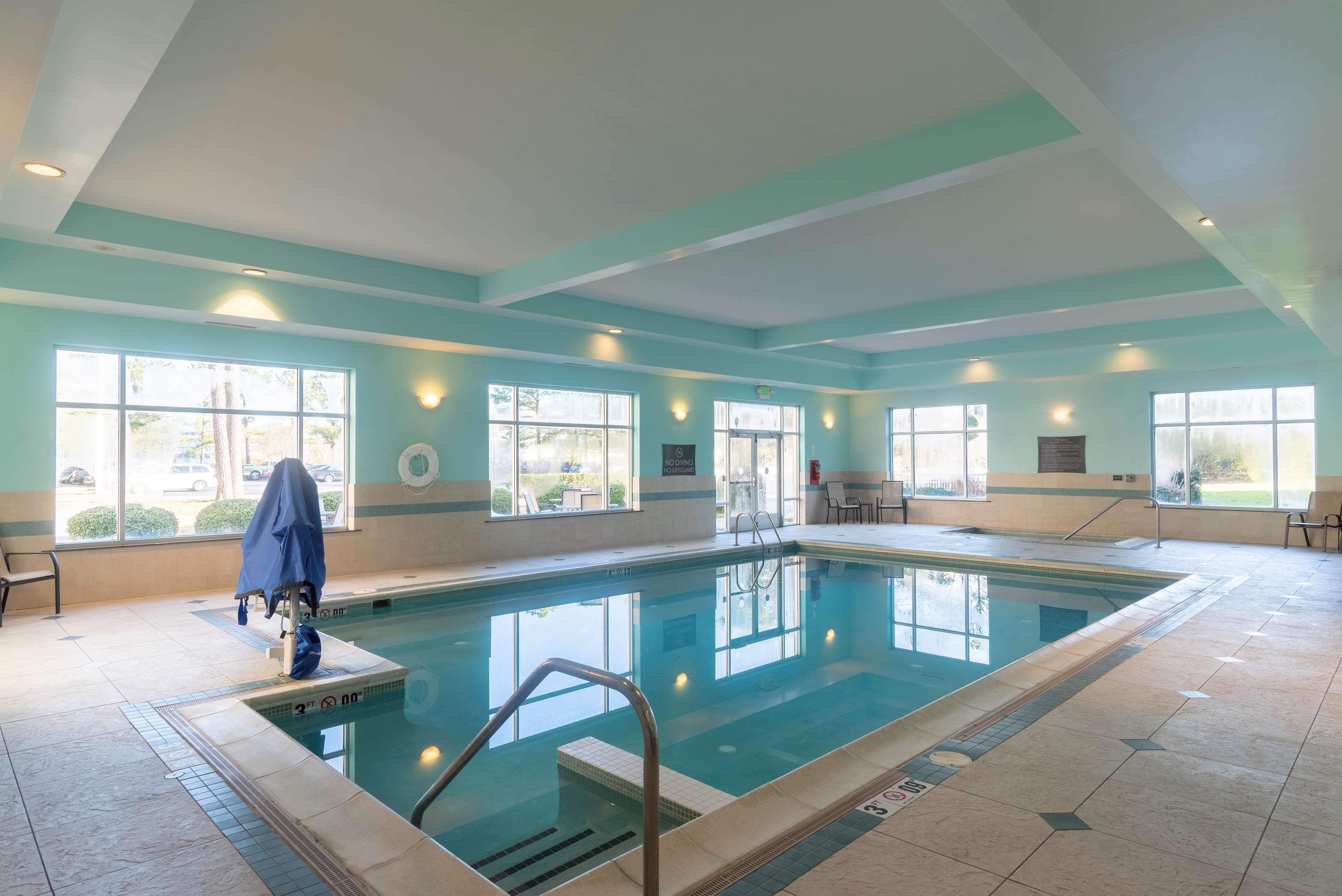 Doubletree By Hilton Norfolk Airport Hotel Bagian luar foto