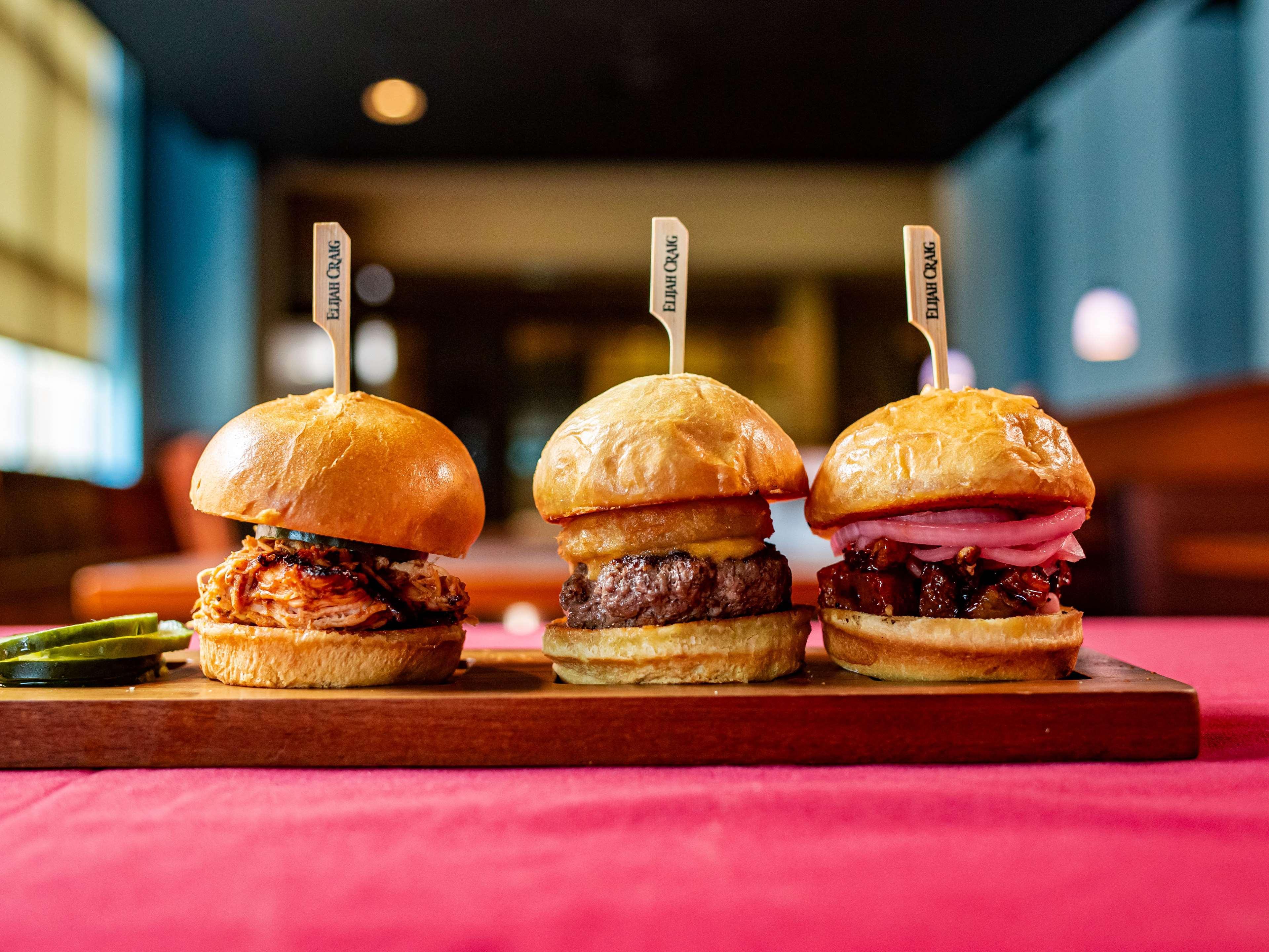 Doubletree By Hilton Norfolk Airport Hotel Bagian luar foto