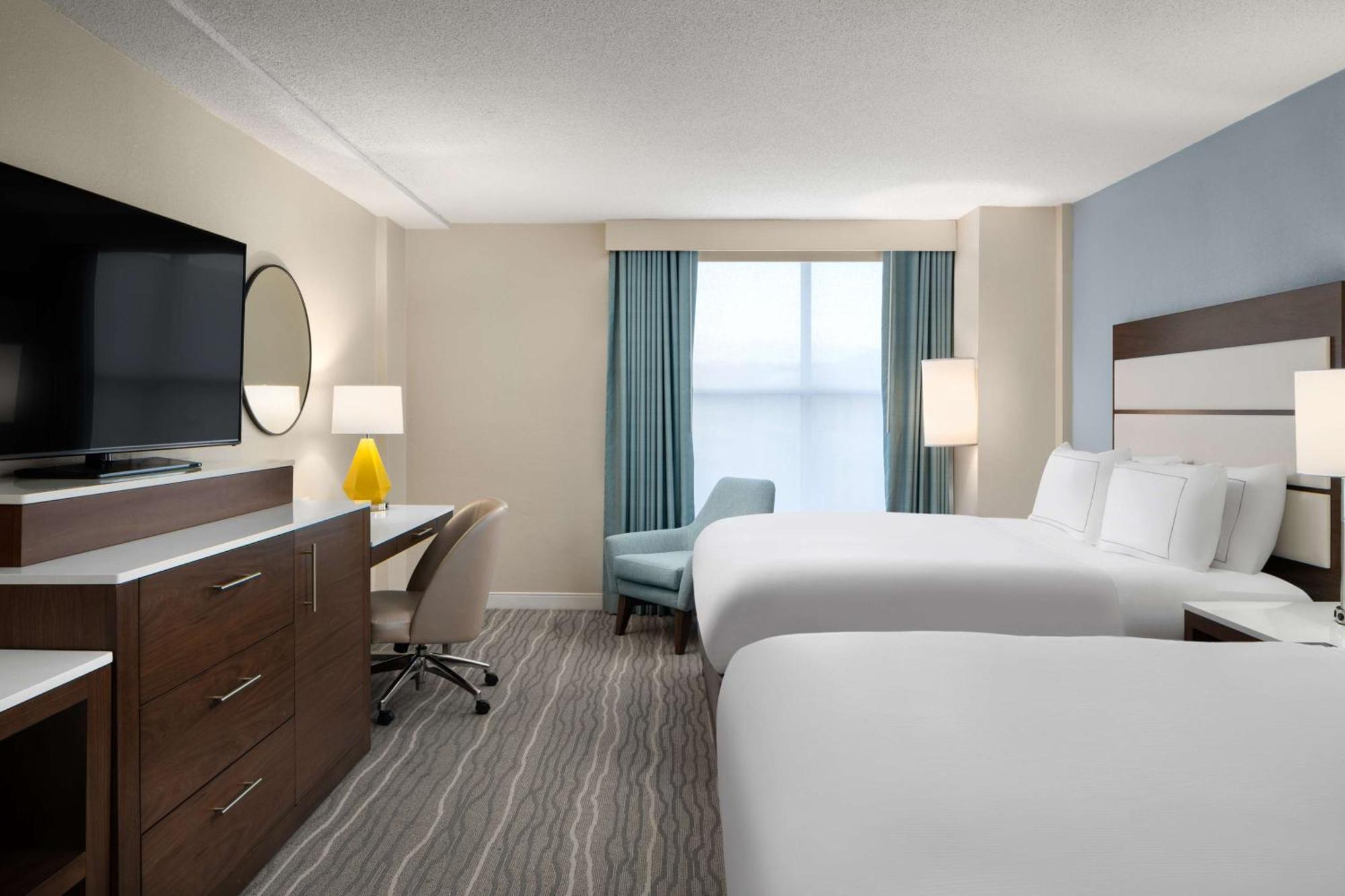 Doubletree By Hilton Norfolk Airport Hotel Bagian luar foto