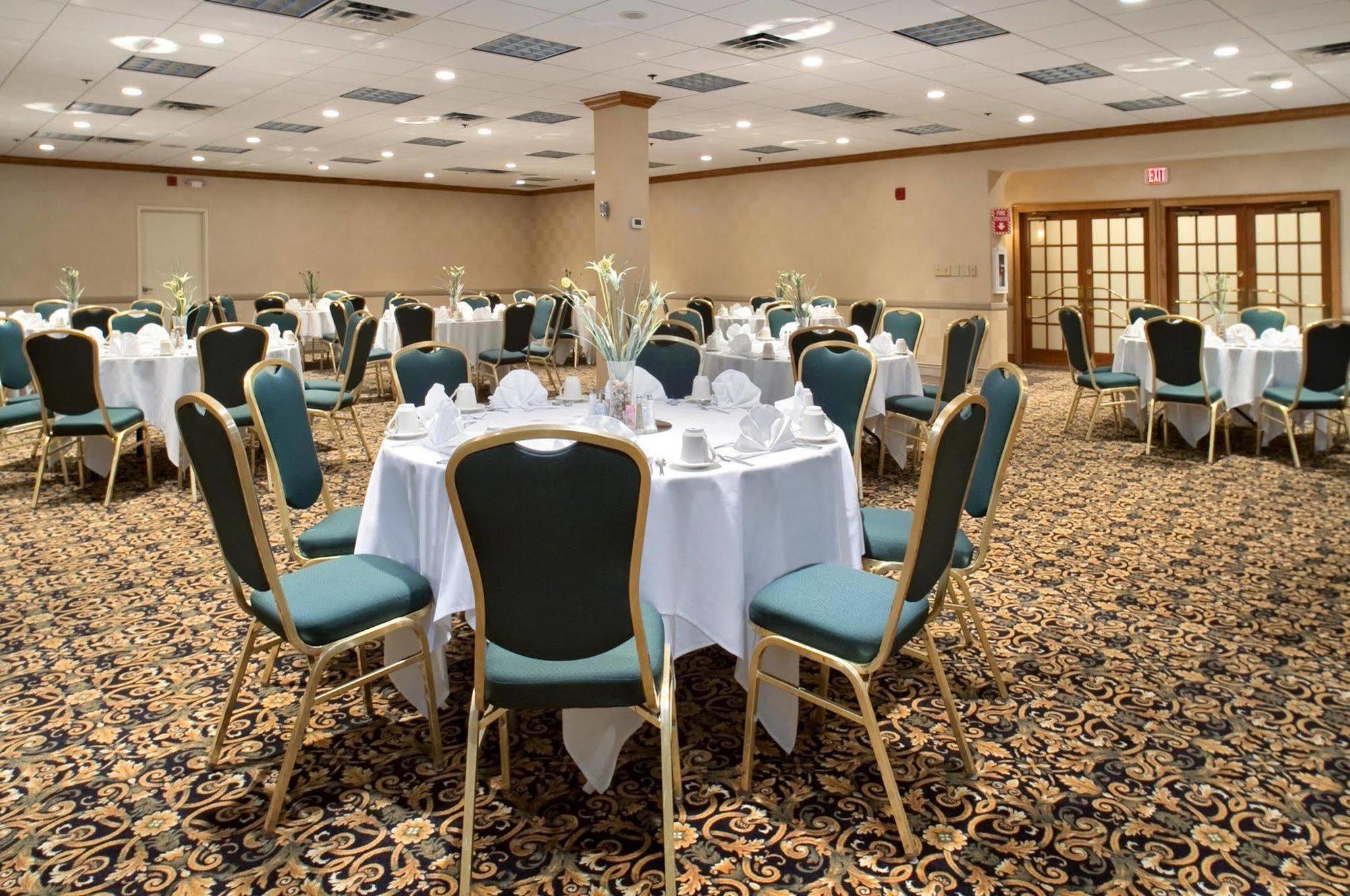 Doubletree By Hilton Norfolk Airport Hotel Restoran foto